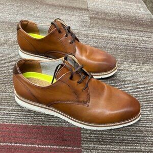 Florsheim men's dress shoes - size 11 wide ; only worn a few times